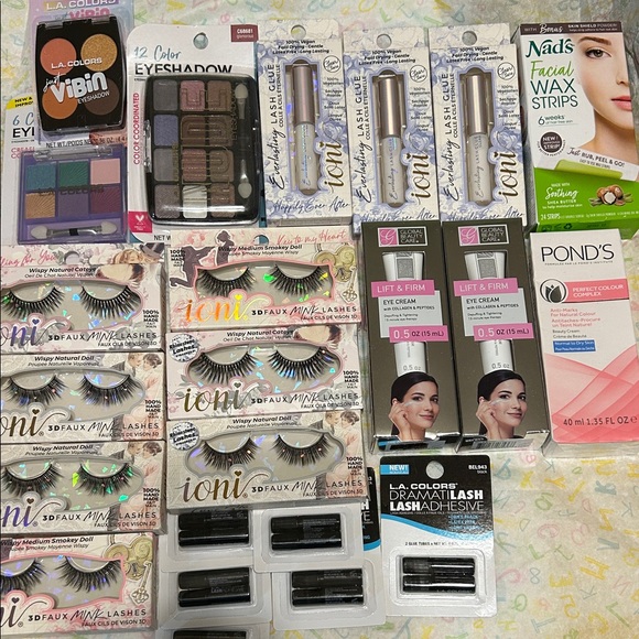 L.A. Colors 12 Color Eyeshadow Palette - Bold and Neutral Mix - Picture 1 of 8